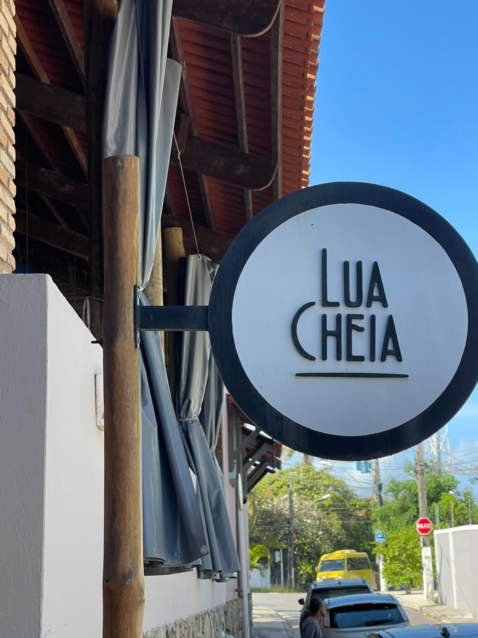 Restaurante Lua Cheia, na Garça Torta. 